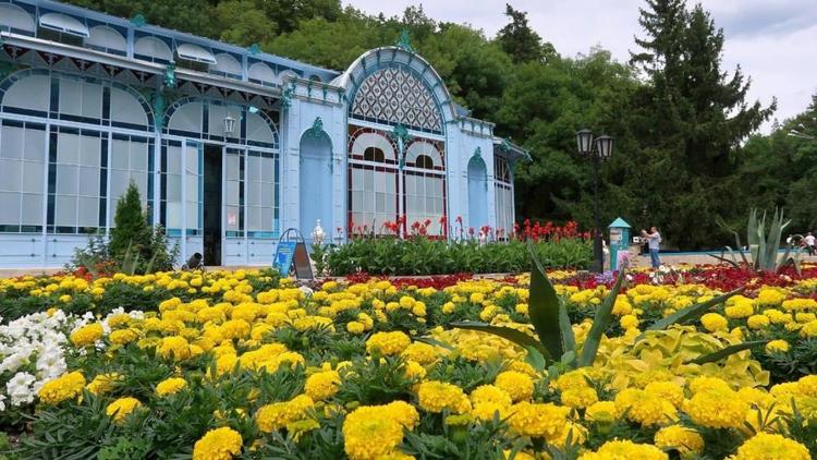 В Железноводске покажут фильм и полотна Станислава Говорухина