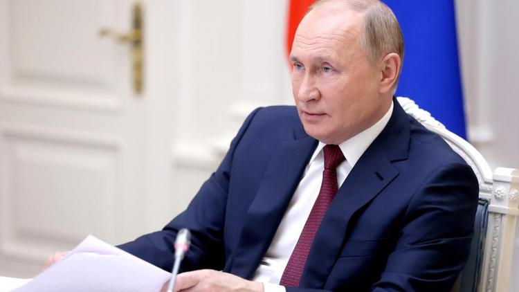 Владимир Путин принял участие в пленарной сессии 13-го инвестиционного форума «Россия зовет!»