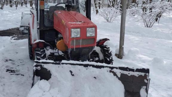 В Железноводске за ночь посыпали на дороги 146 тонн пескосоляной смеси