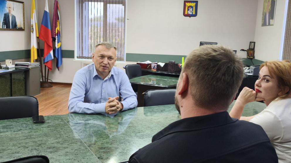 Глава Георгиевского округа встретился с кандидатом в программу «Герои Ставрополья»