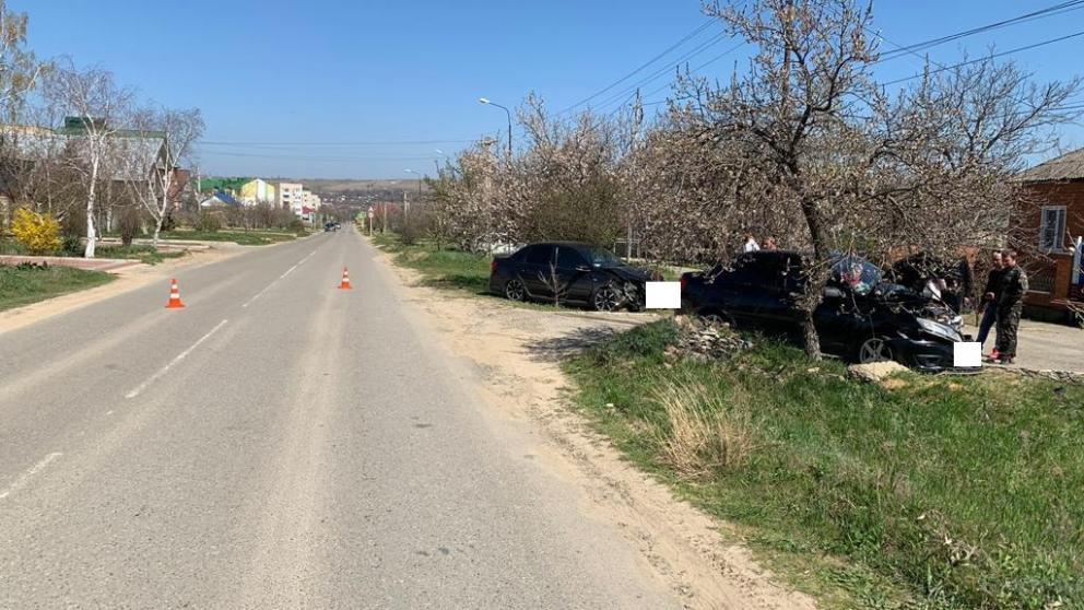 Две легковушки столкнулись в Светлограде: пострадал один человек