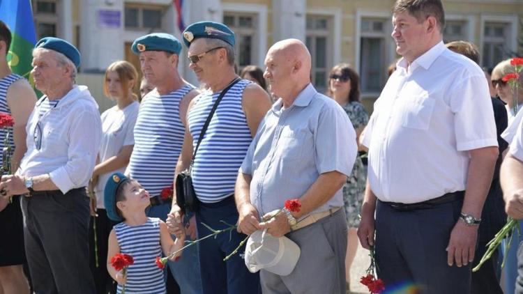 День воздушно-десантных войск отметили в Будённовске