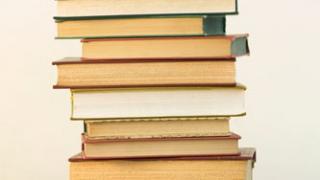 «Читающая скамейка» появилась в Пятигорске