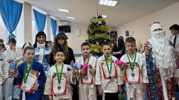 Предновогодний турнир по дзюдо в Ипатовском округе собрал 70 спортсменов