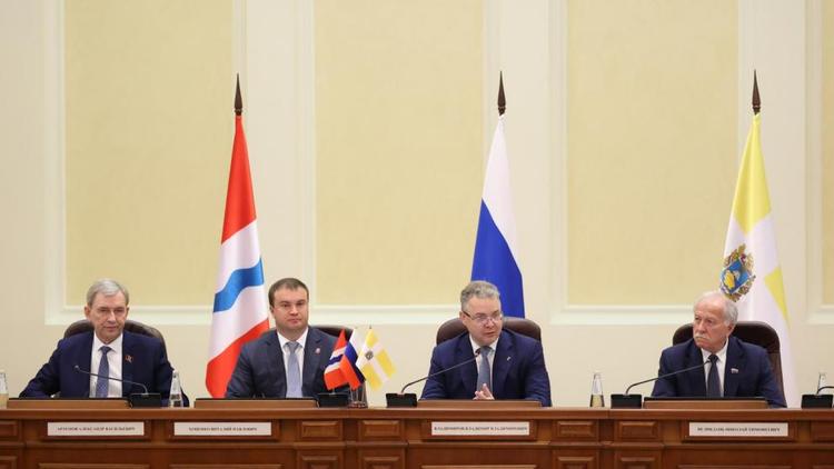 На Ставрополье отметили большой потенциал сотрудничества с Омской областью