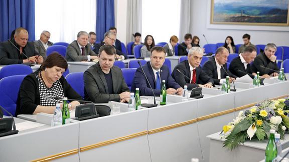 Краевые депутаты не согласны с оценкой, данной в США Ставрополью