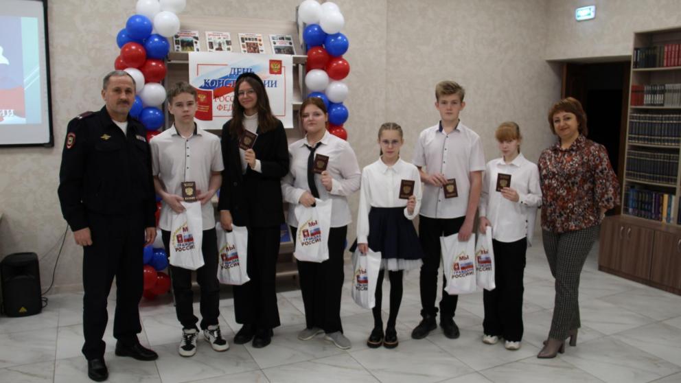 В Красногвардейском округе Ставрополья вручили паспорта юным гражданам