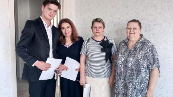 На Ставрополье ключи от нового жилья получили девять детей-сирот 