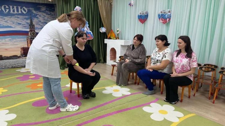 Жители Александровского округа освоили навыки экстренной помощи