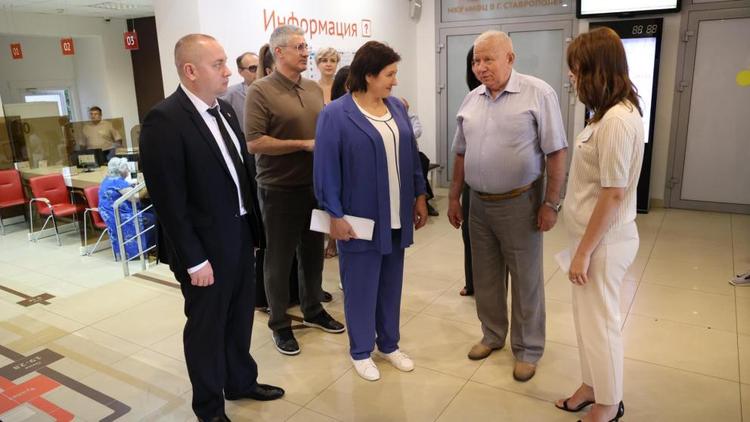 Депутаты Ставрополья предложили расширить перечень платных услуг МФЦ