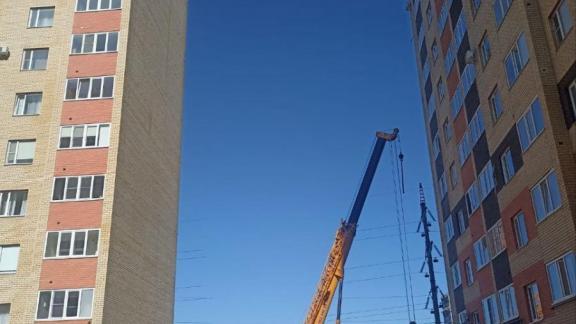 В соседнем от пострадавшего при взрыве доме в Ставрополе заменили окна