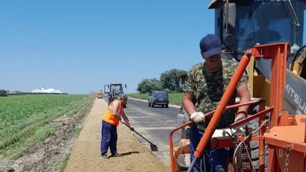 К Ессентукам завершают ремонт подъездной дороги по нацпроекту
