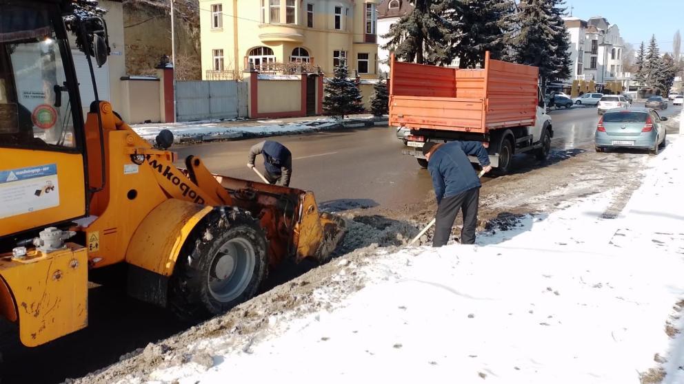 В Кисловодске для борьбы с гололёдом используют пищевую соль