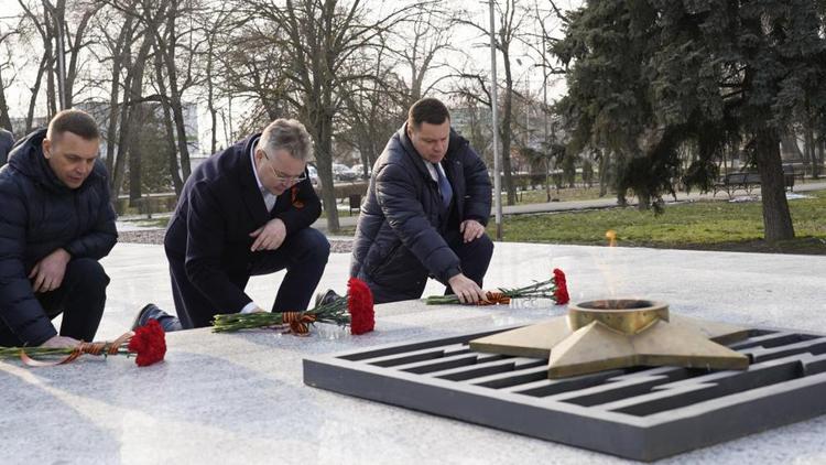 Глава Ставрополья оценил реставрацию Огня Вечной Славы в Зеленокумске