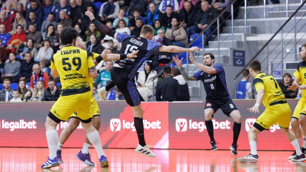 Гандболисты «Виктора» в Ставрополе разгромили саратовских «аграриев»