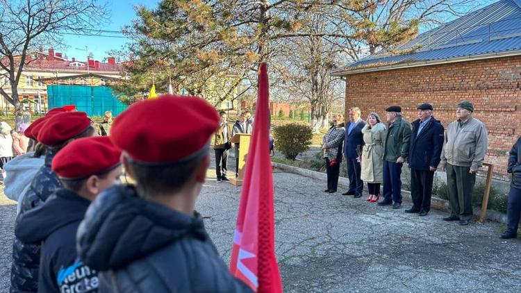 В школе села Предгорного округа Ставрополья открыли мемориальную доску