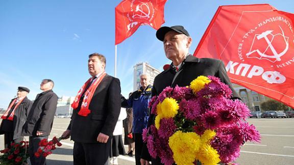 95 лет комсомолу: ВЛКСМ многим дал путевку в жизнь