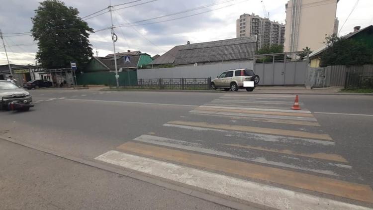 Водитель мопеда сбил пешехода и столкнулся с машиной в Пятигорске