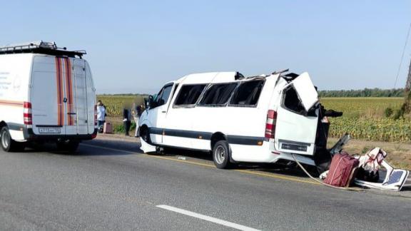 Один человек погиб и пять пострадали в аварии с грузовиком около Пятигорска