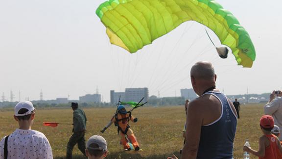 В Ставрополе прошло выступление авиамоделистов