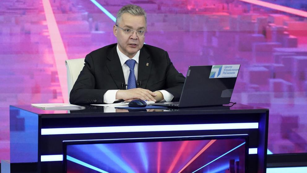 Упавшее дерево в Ессентуках уберут после прямой линии главы Ставрополья