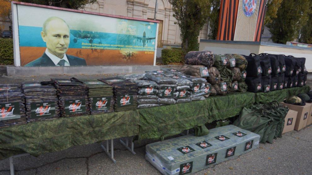 В Ставрополе общественники передали военным защитное снаряжение
