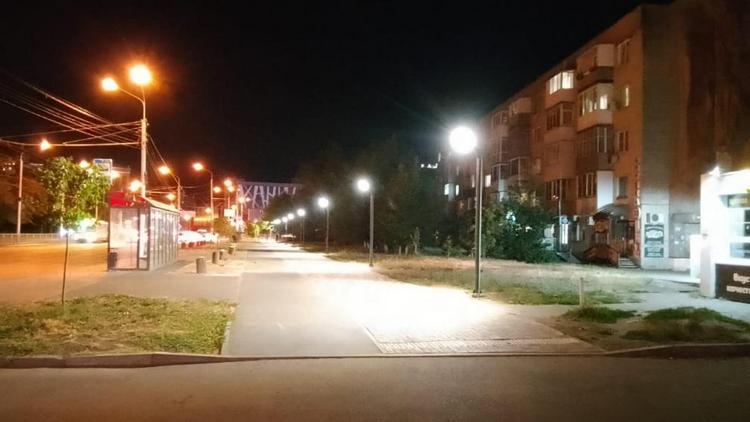 В Ставрополе осветили пешеходную аллею по улице Шпаковской
