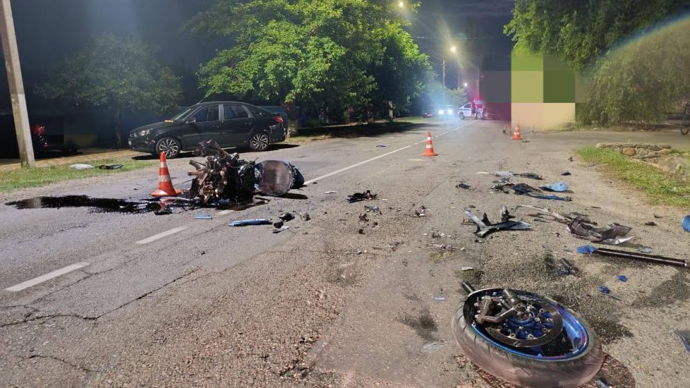 Водитель мотоцикла без прав и пассажир пострадали в ДТП на Ставрополье