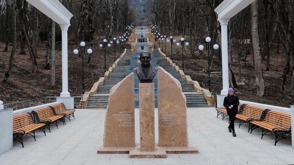 Вандалы выкопали редкие растения на Каскадной лестнице в Железноводске