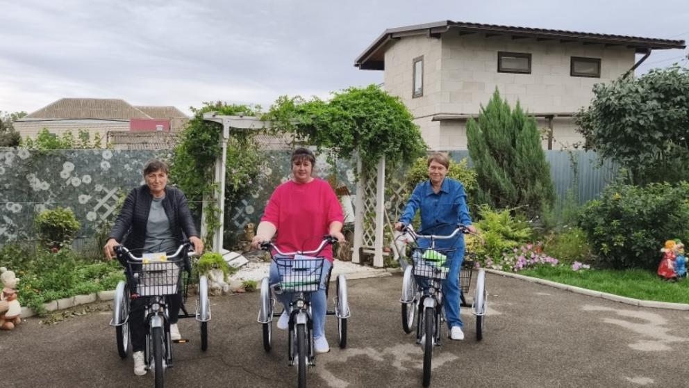 Буденновские соцработники внедряют в практику электровелосипеды