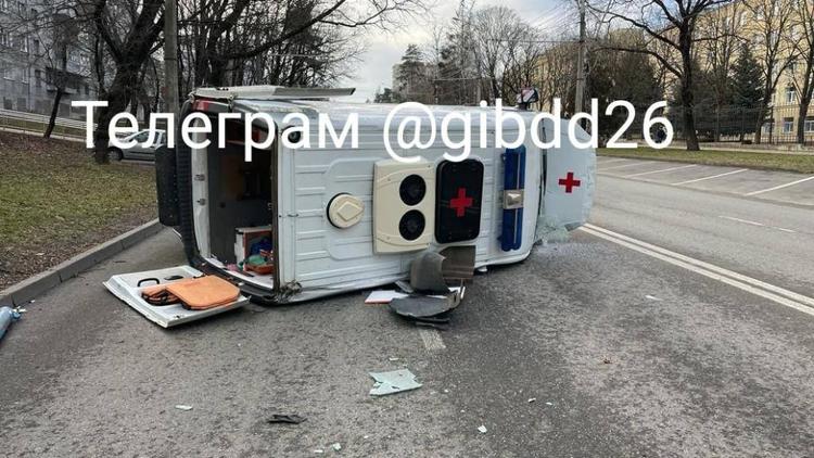 Три человека пострадали в аварии со скорой помощью в Ставрополе