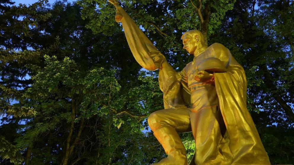 Фонари в виде шестиметровых гвоздик «вырастут» на терренкуре Победы в Железноводске