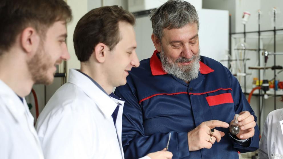 Ставропольские химики синтезируют новые противомикробные и противоопухолевые вещества