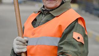 Чистота и порядок - заслуга Ларисы Присяженко, она - лучший дворник Ставрополья