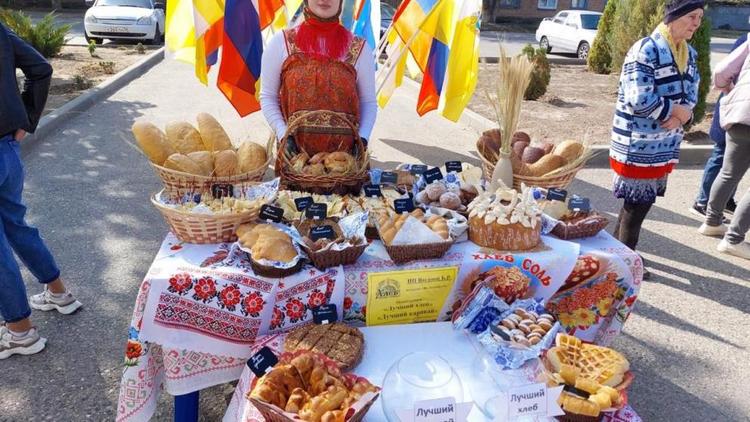 В Левокумском округе Ставрополья прошел фестиваль семейного пирога