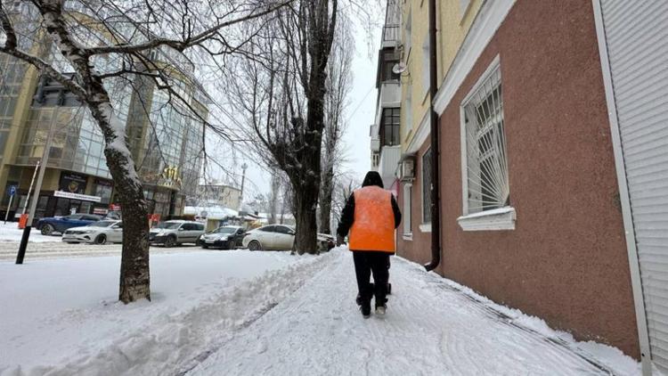 В Ставрополе заготовили 470 тонн песка и соли для борьбы с наледью во дворах