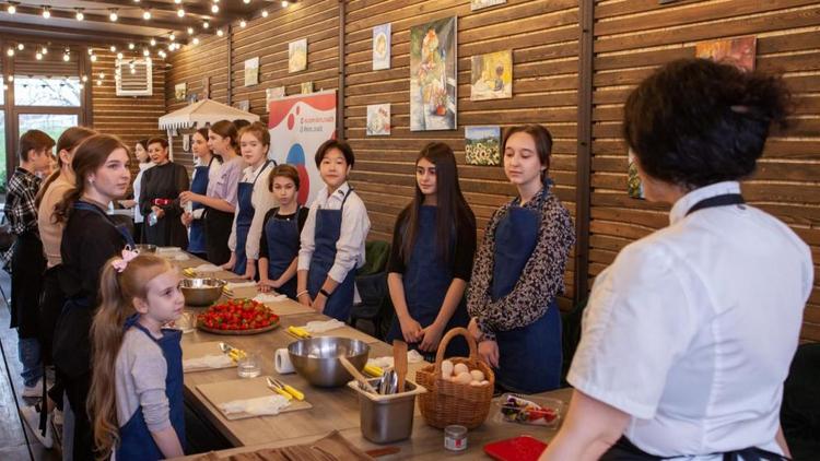 Школьники Пятигорска побывали с экскурсией на сыроварне
