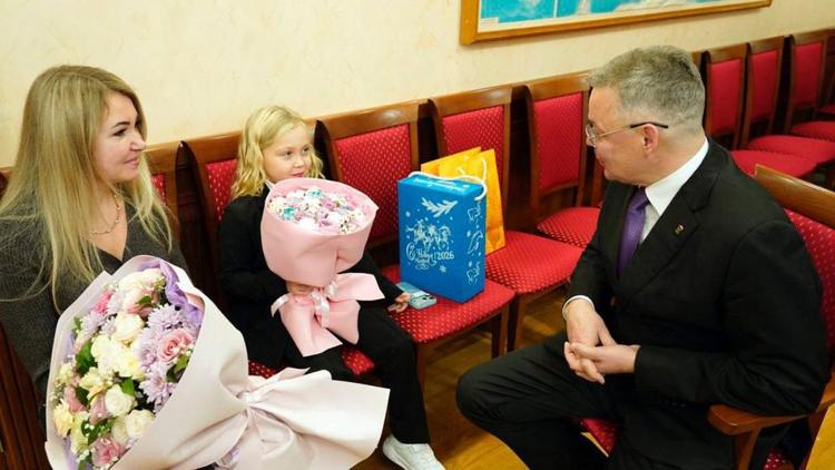 Губернатор Ставрополья встретился с победительницей проекта «Голос. Дети»