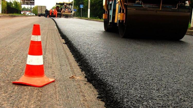 В Кисловодске перекрыли улицу из-за асфальтировки