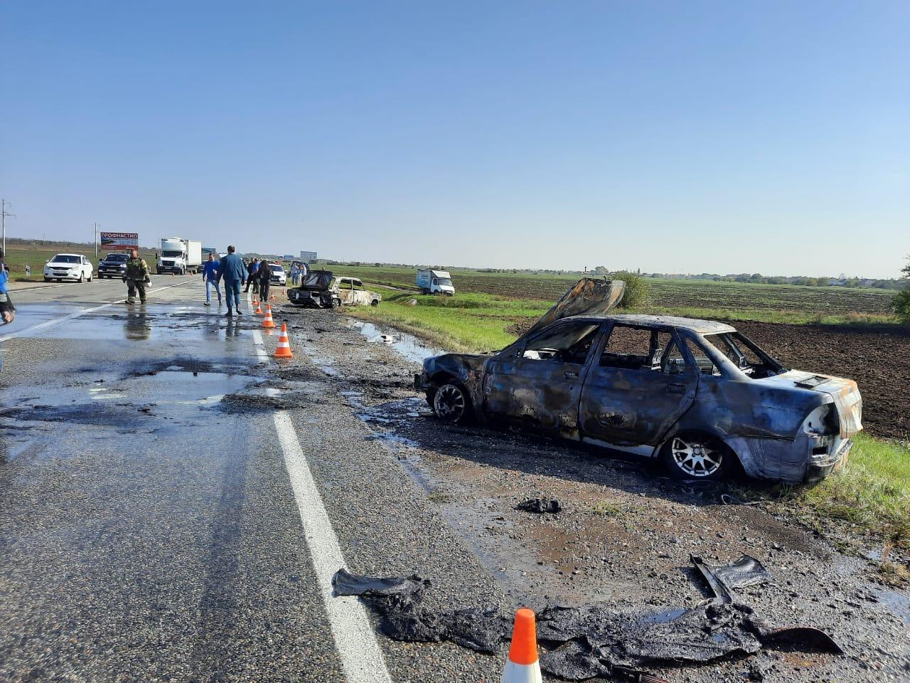 Два автомобиля загорелись в результате аварии на Ставрополье |  Ставропольская правда