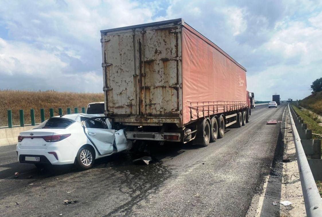 Пассажиры легковушки пострадали при ДТП с КамАЗом на Ставрополье |  Ставропольская правда