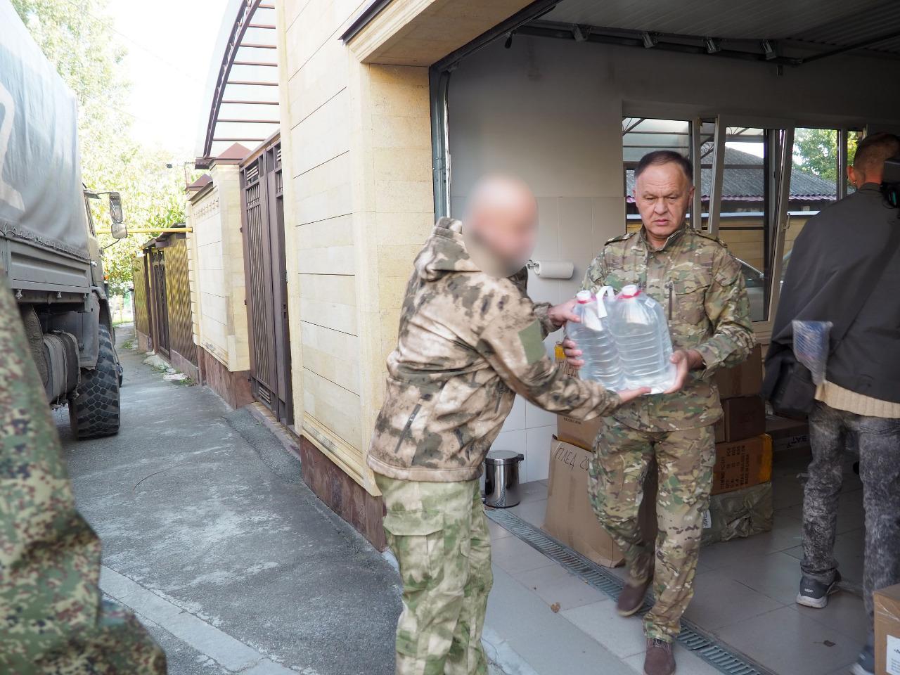 Около 10 тонн гуманитарного груза отправили ставропольские депутаты  военнослужащим | Ставропольская правда