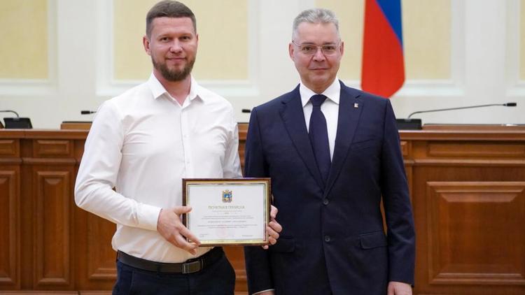 Губернатор Владимиров вручил 27 наград ставропольским строителям