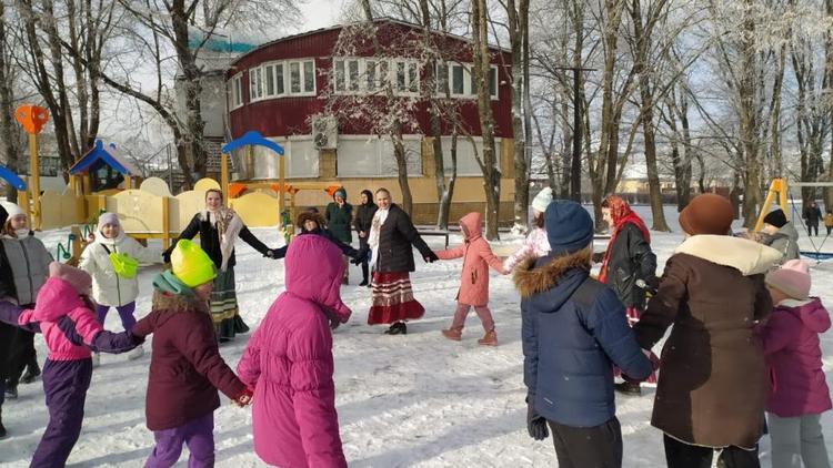 Сразу 20 открытых площадок в Ставрополе порадуют детей новогодними представлениями