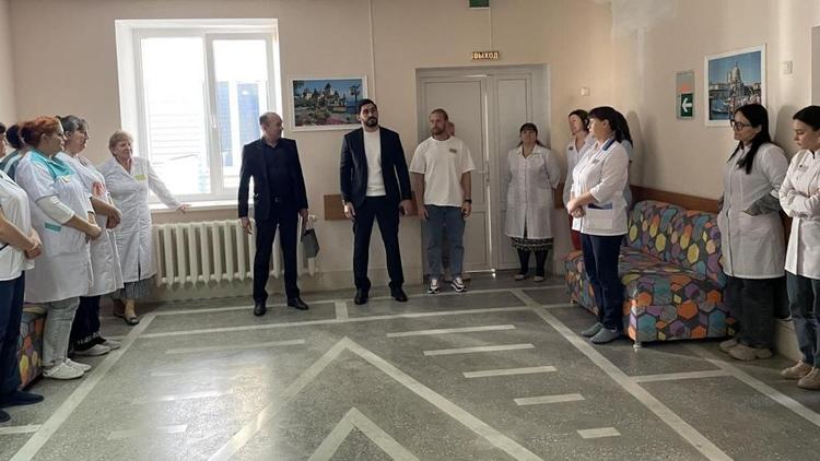 Активист «Единой России» оказал помощь поликлинике на Ставрополье 