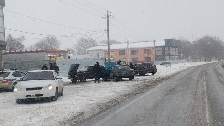 Водитель автомобиля пострадал в ДТП в Благодарненском округе Ставрополья