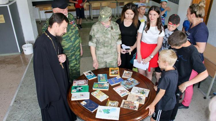 На Ставрополье военнослужащие и сотрудники Росгвардии проводят акцию «Прокачай лето»