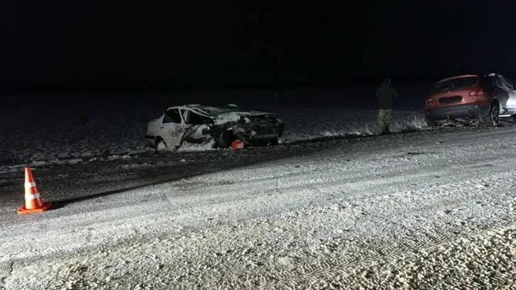 В Новоалександровском округе при лобовом столкновении пострадал несовершеннолетний
