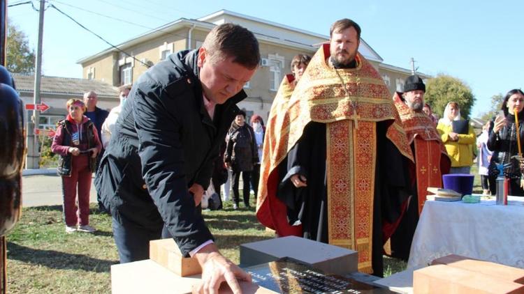 Часовню заложили на территории районной больницы в Ставропольском крае