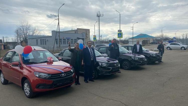 Лучшим аграриям СПК «Родина» Новоалександровского округа вручили ключи от автомобилей